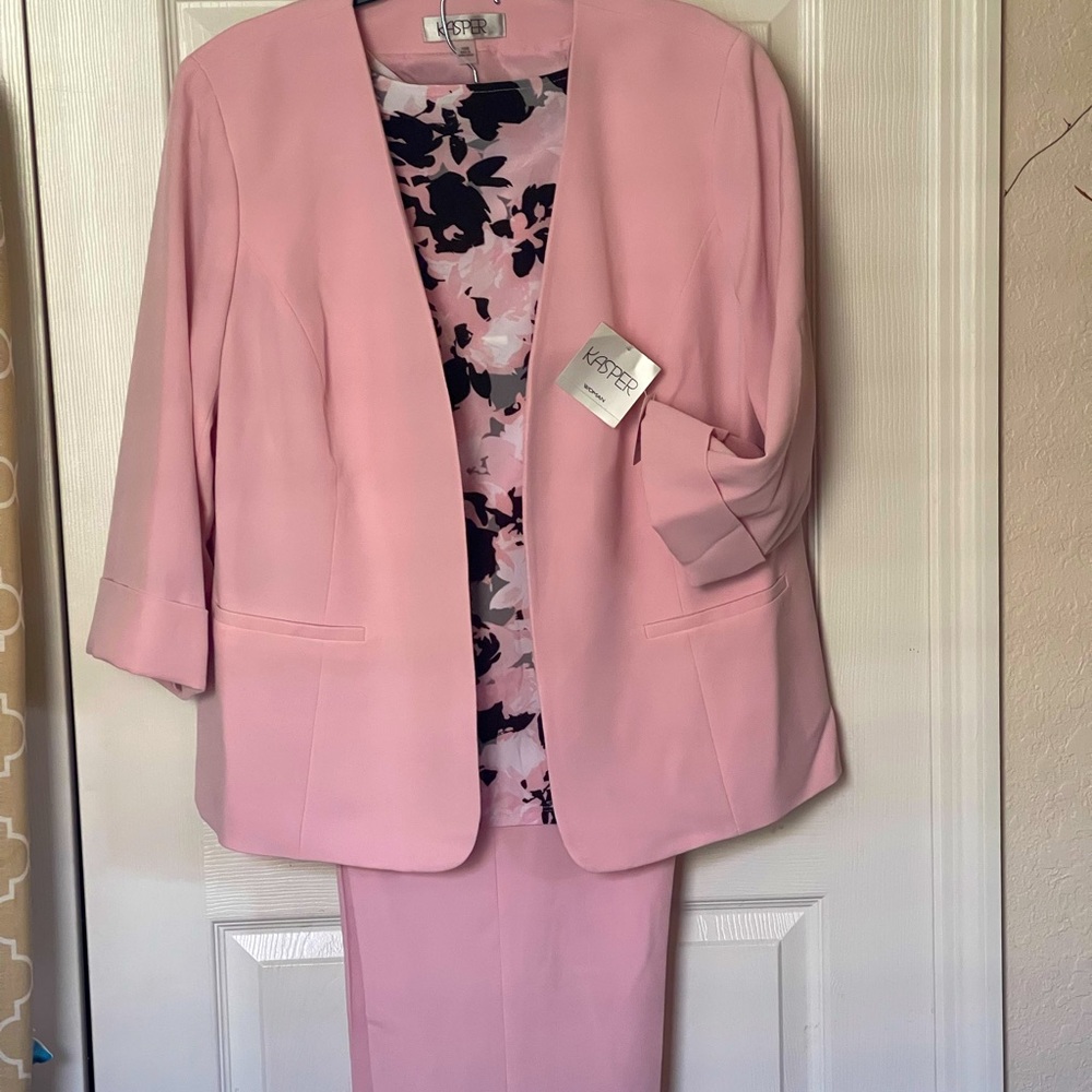 KASPER suit, baby pink, NEW!